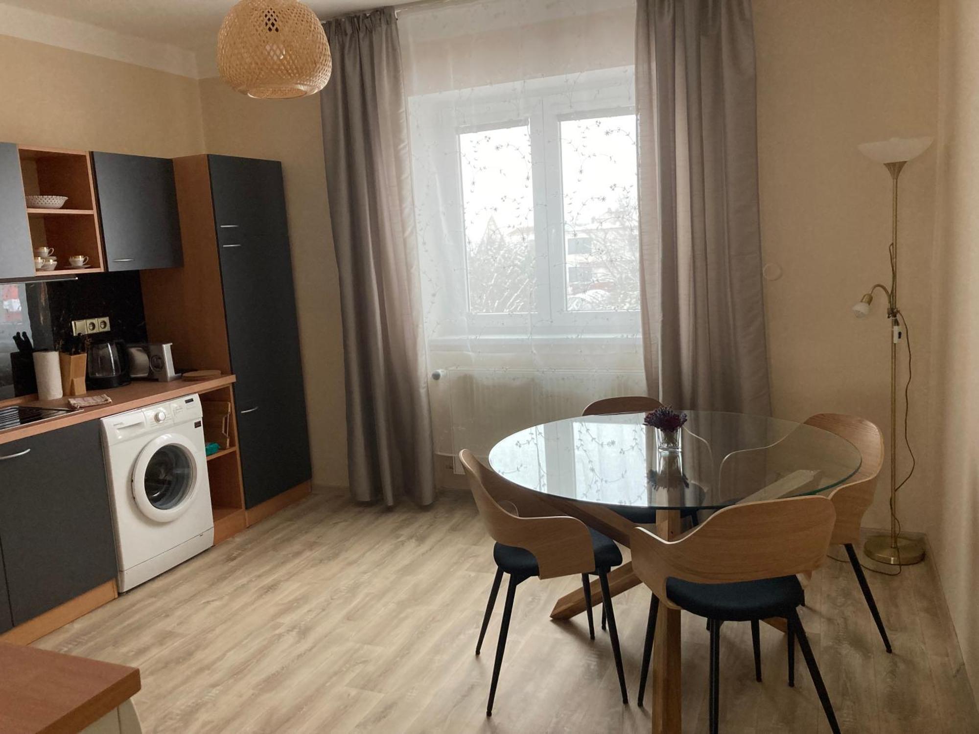 Apartment In The Garden Drzovice Esterno foto